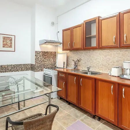 Kostas Apartment *